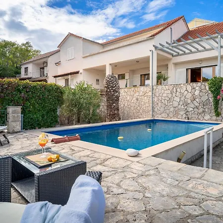 Oleander Villa